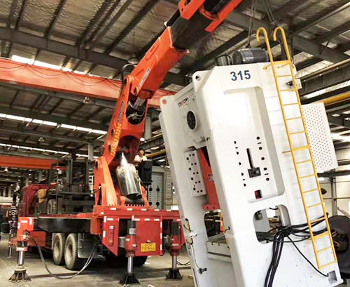 富文镇附近随车吊出租，轻松解决运输难题