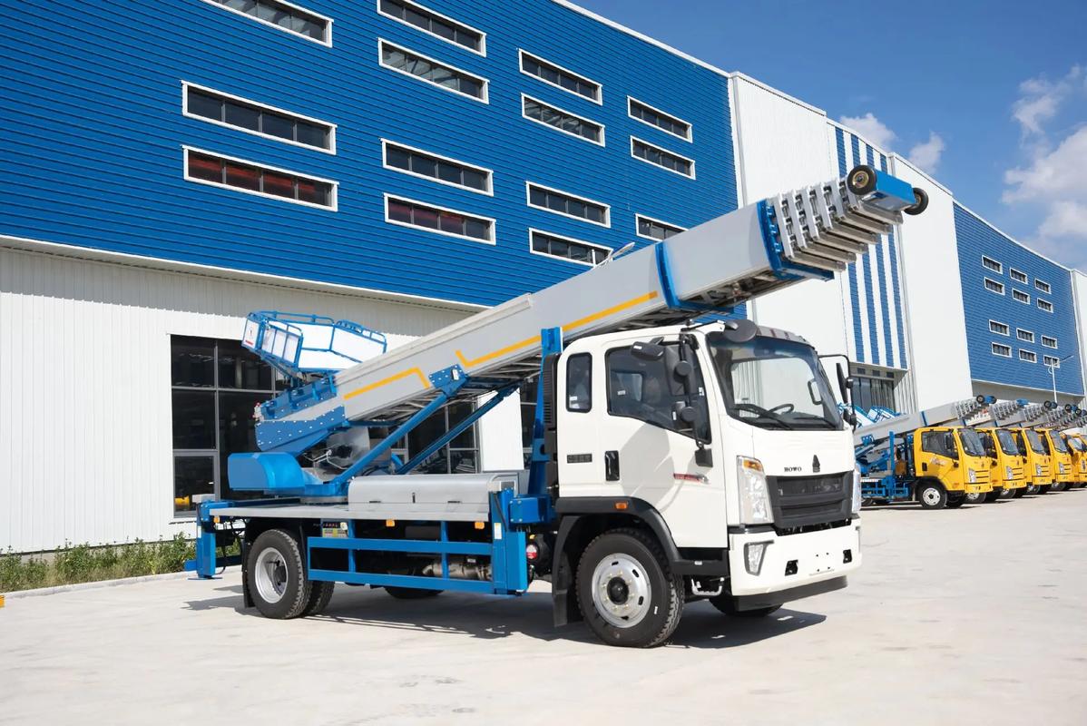 富文镇出租云梯车高空作业车 建筑垃圾搬运